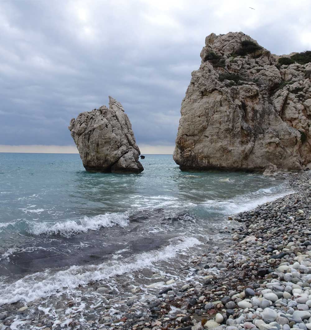 Die Geburtsstätte der Aphrodite. Die eindrückliche Felsformation liegt an einer der schönsten Küsten Zyperns.